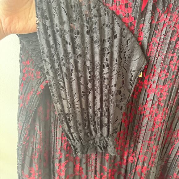 Catherines Shirt Women 1X Plus Size Black Red Tunic Top Whimsigoth Lace Goth - Picture 4 of 7